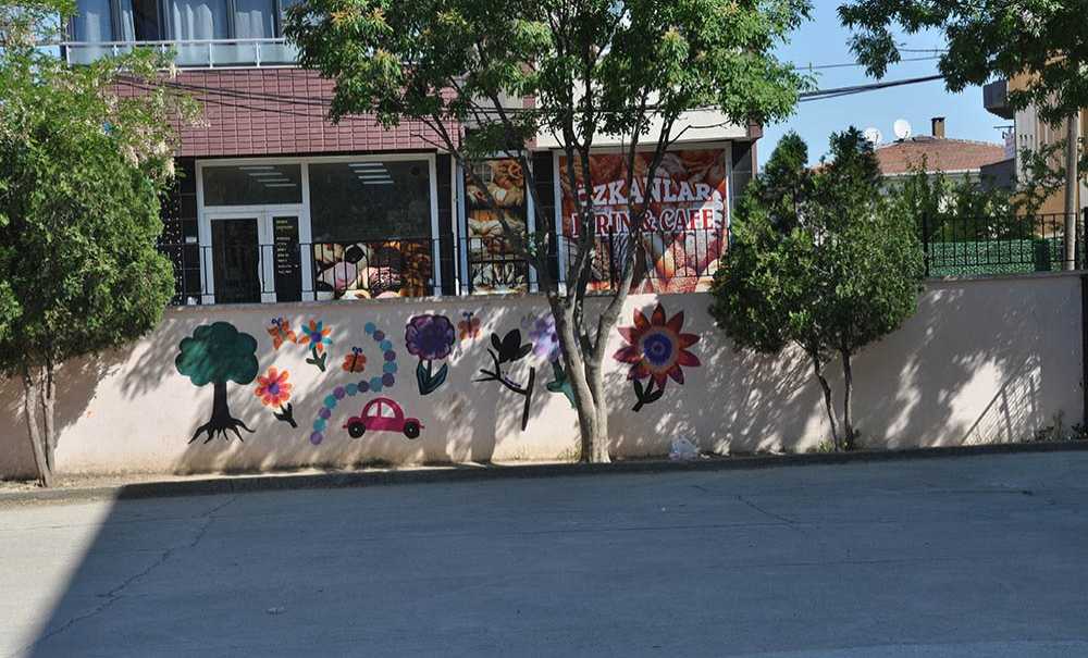 1 Kasım Okuluna Kardeşlik Eli