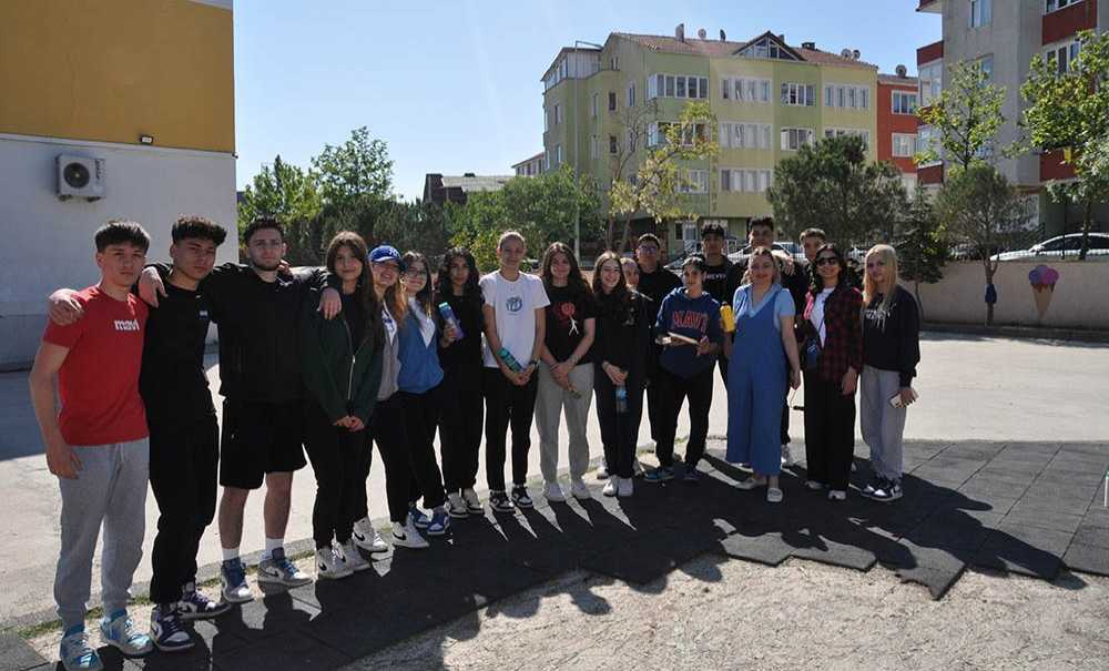 1 Kasım Okuluna Kardeşlik Eli