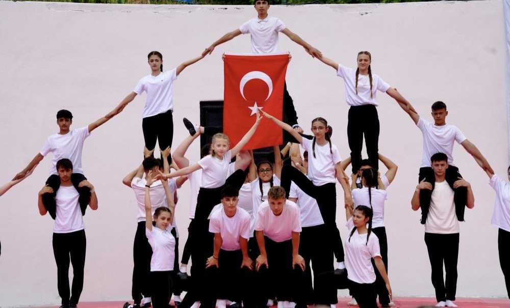 19 Mayıs Coşkuyla Kutlandı