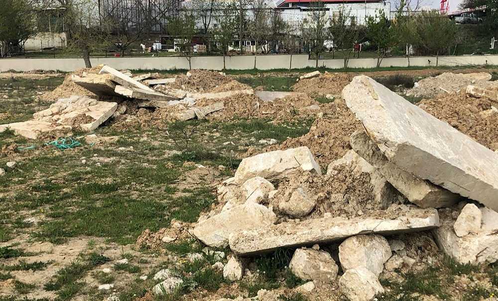 22 Dönümlük Arazi Hizmet Bekliyor