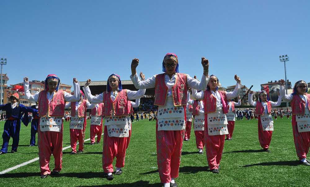 23 Nisan Kutlamaları Kapalı Spor Salonuna Alındı