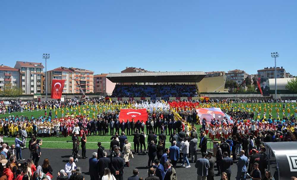23 Nisan Kutlamaları Kapalı Spor Salonuna Alındı