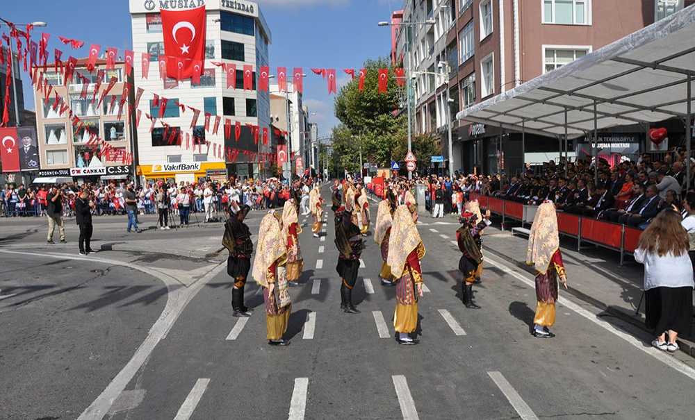 30 Ağustos Coşkuyla Kutlandi