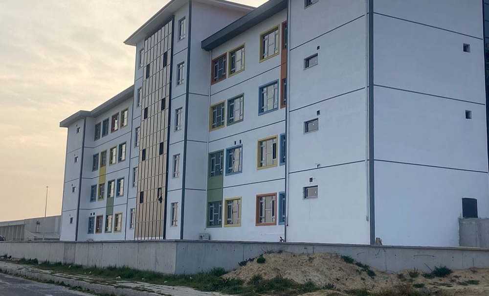 32 Dersli̇kli̇ Ortaokul Yeni̇ Dönemde Eği̇ti̇me Başliyor