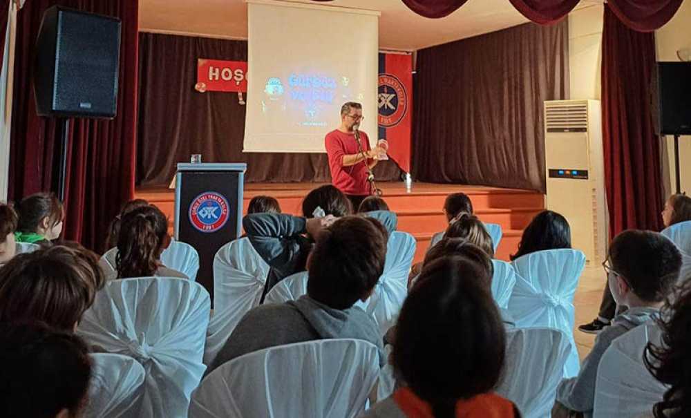 Ağız Diş Sağlığı Konusunda Eğitimler Sürüyor