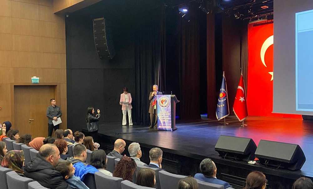 Aileler İçin Konferans Düzenlendi