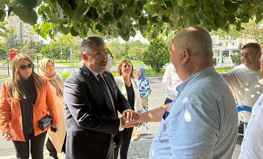 Ak Parti Esnafı Ziyaret Etti