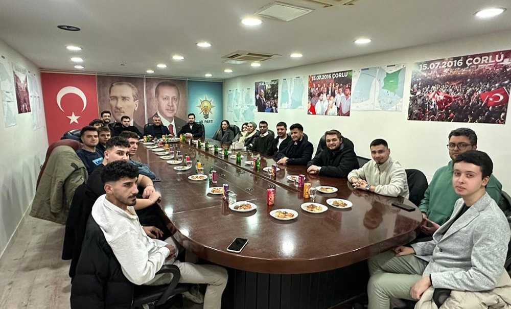 Ak Parti Gençlik Kolları Toplantı Yaptı