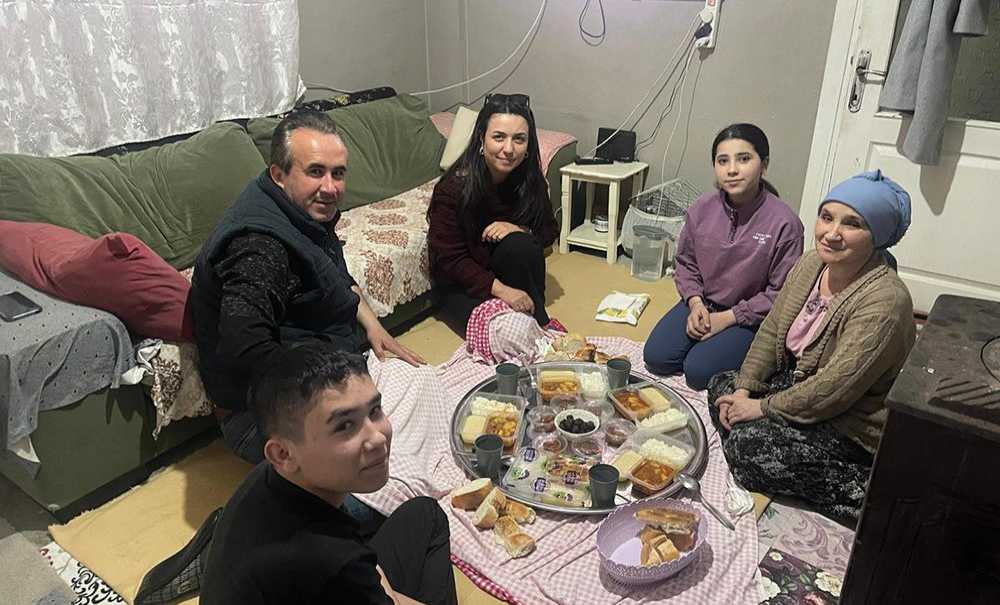 Ak Parti İftar Sofralarına Misafir Oluyor