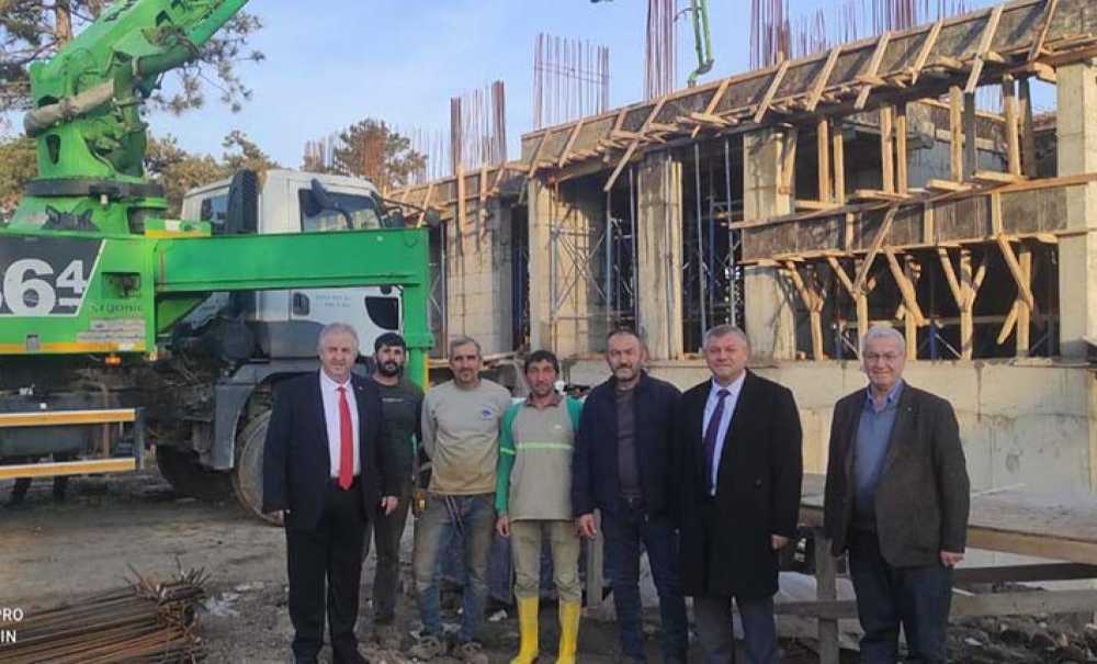 Ak Parti İnşaatı Devam Eden Okullarla İlgili Bilgi Aldı