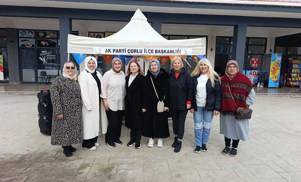 Ak Parti Toki̇ Konutları Önünde Stant Açtı