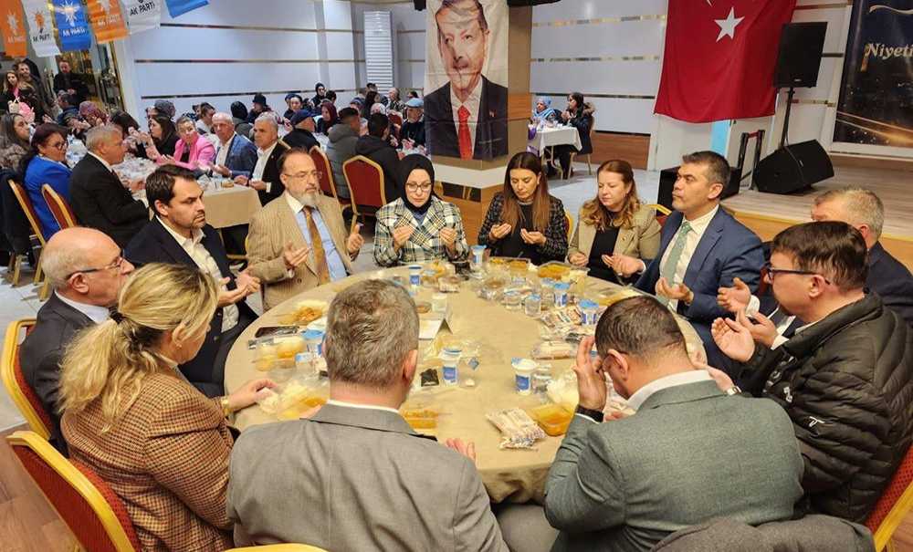 Ak Parti ‘Vefa' İftarı Düzenledi