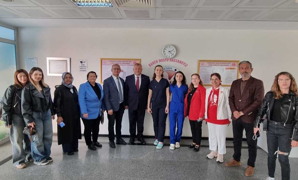 Ak Parti'den Hastaneye Anlamlı Ziyaret