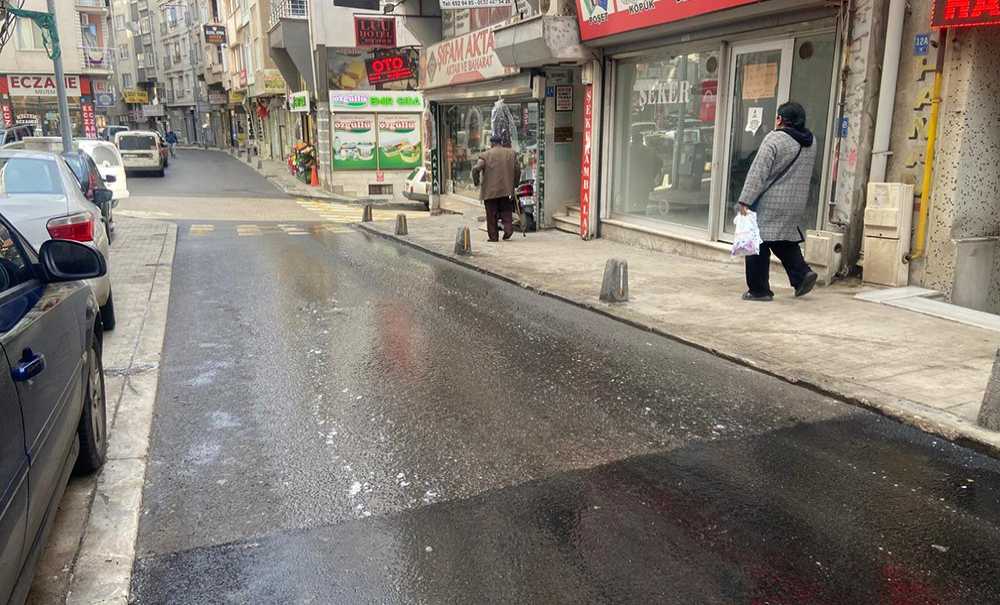 Alt Yapı Çalışmalarına Asfalt Dayanmıyor