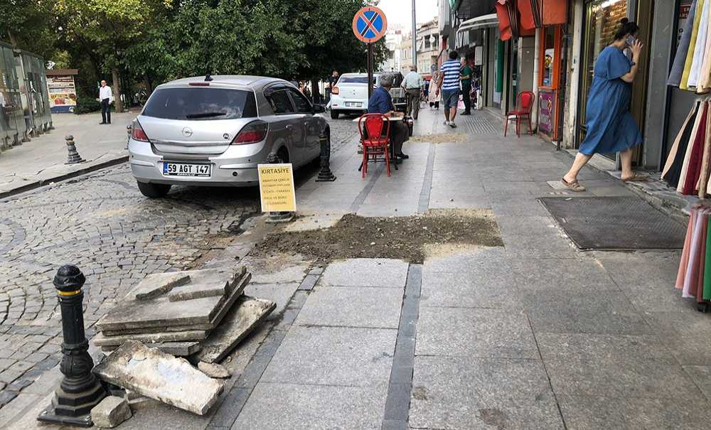 Alt Yapı Nedeniyle Sokaklar Delik Deşik!