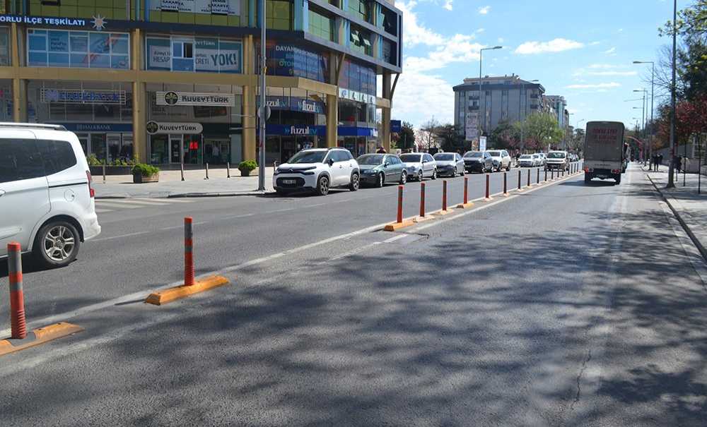 Ana Caddede Geçişler Yine Kapatıldı
