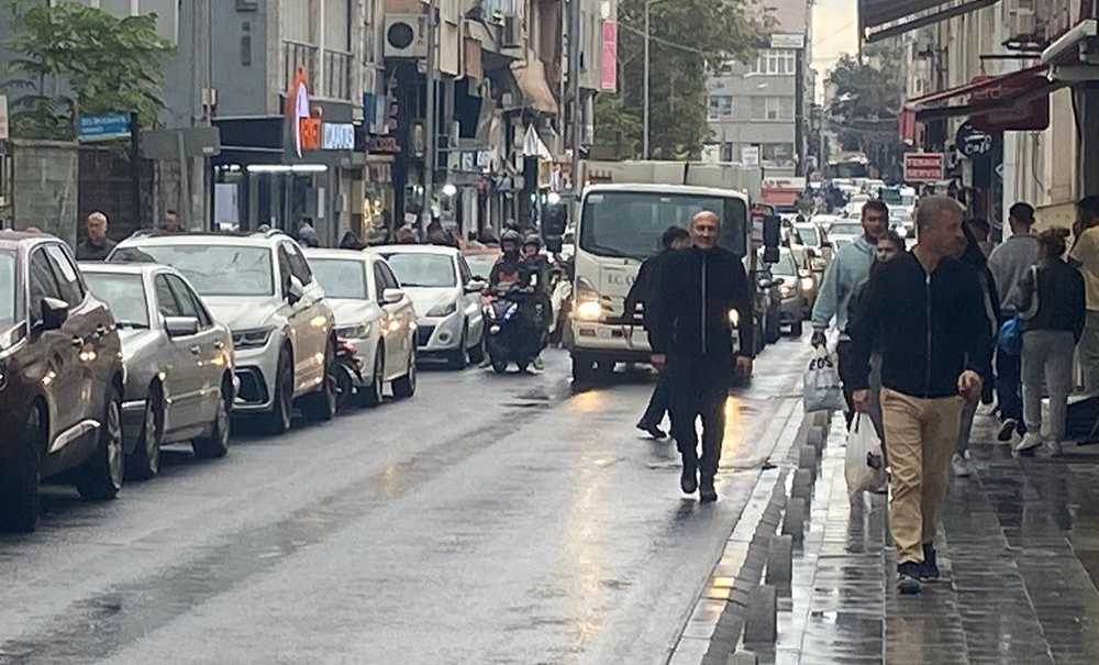 Ana Caddelerde Çöp Boşaltma Sorunu