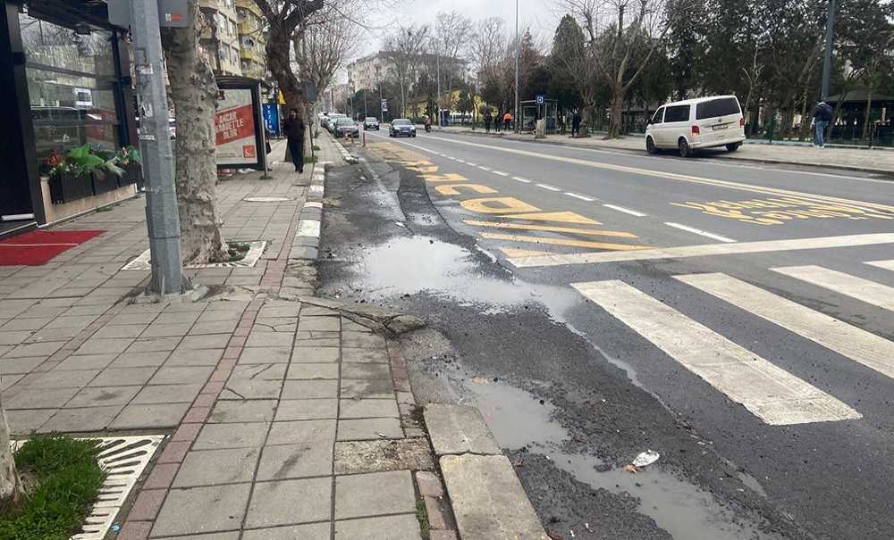 Ana Caddeleri̇nde Bi̇le Çukur Var!