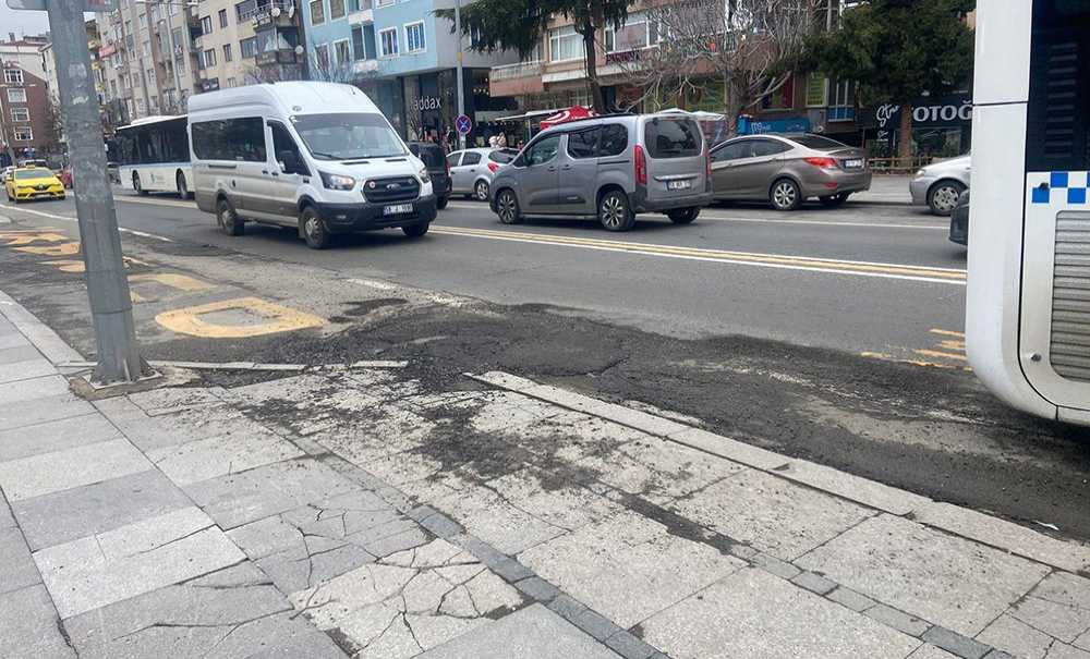 Ana Caddeleri̇nde Bi̇le Çukur Var!