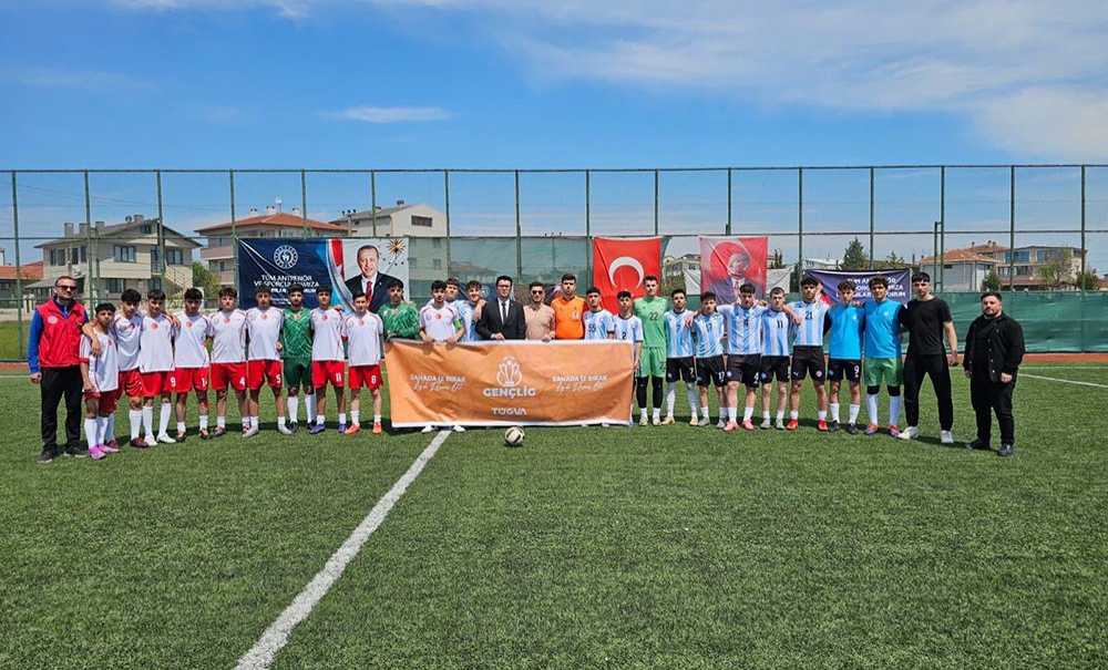 Arif Nihat Asya Anadolu Lisesi Finalde!