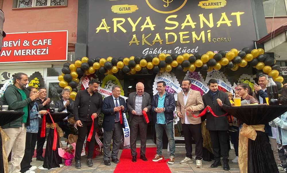Arya Sanat Akademisi Açıldı