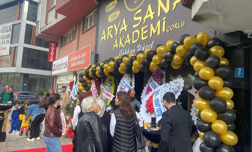 Arya Sanat Akademisi Açıldı