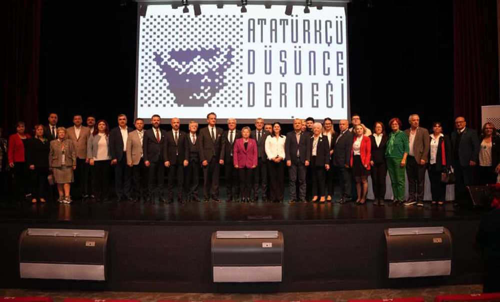Atatürk'ün Yolunda Demokrasi Konferansı Gerçekleşti