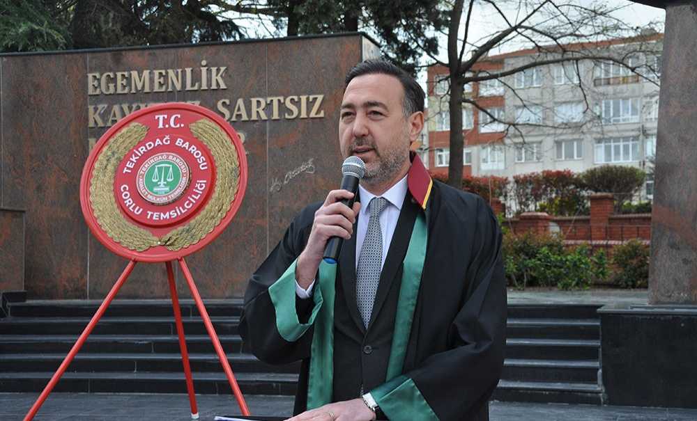 Avukatlar Atatürk Anıtına Çelenk Sundu