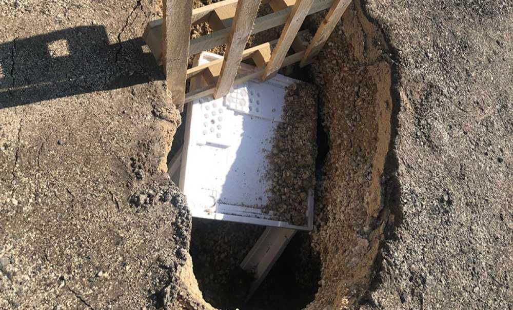 Aynı Yer Yine Çöktü!