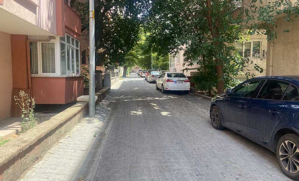 Bahçelievler De Yolların Pisliği Tepki Çekiyor
