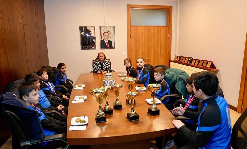 Başarılı Sporculardan Müge Başkan'a Ziyaret!