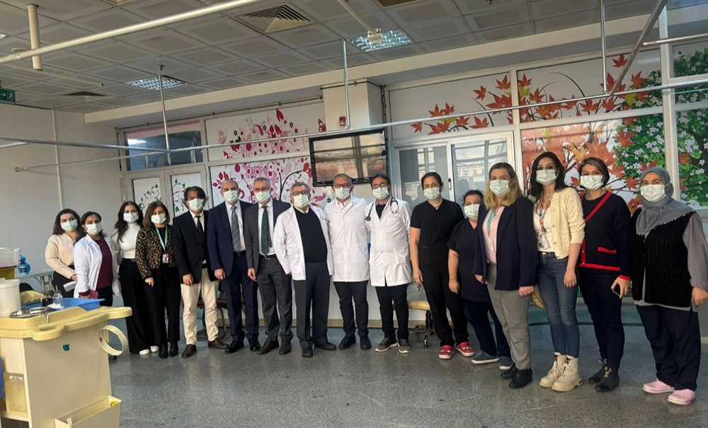 Başhekim Doğan, Kemoterapi Gören Hastaları Ziyaret Etti