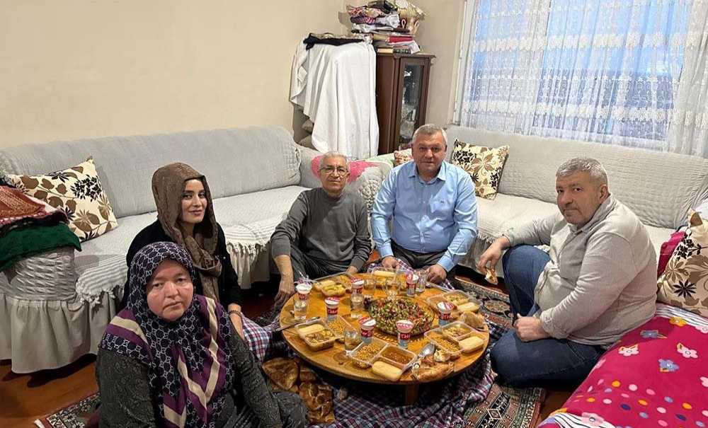 Başkan Şahpaz 9 Yıl Sonra Yi̇ne Ayni Sofrada