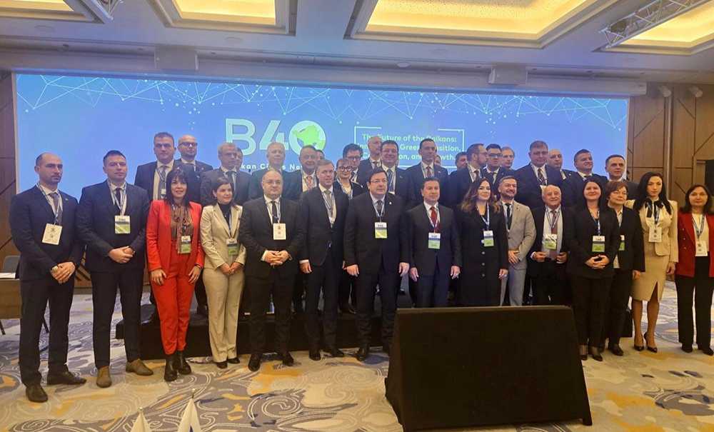 Başkan Sarıkurt, B40 Zirvesi'ne Katıldı