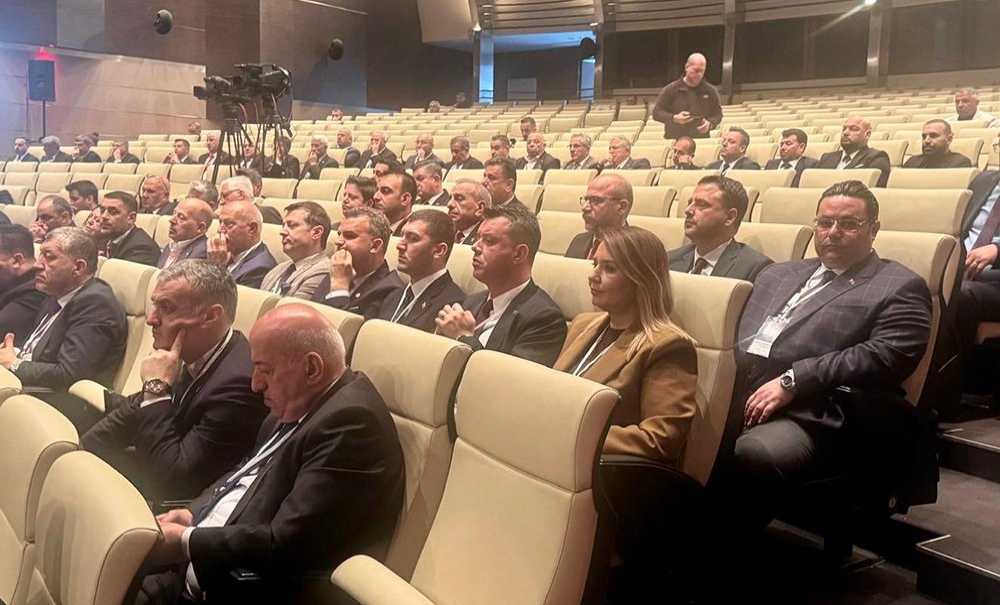 Başkan Sarıkurt, Belediye Başkanları Toplantısına Katıldı