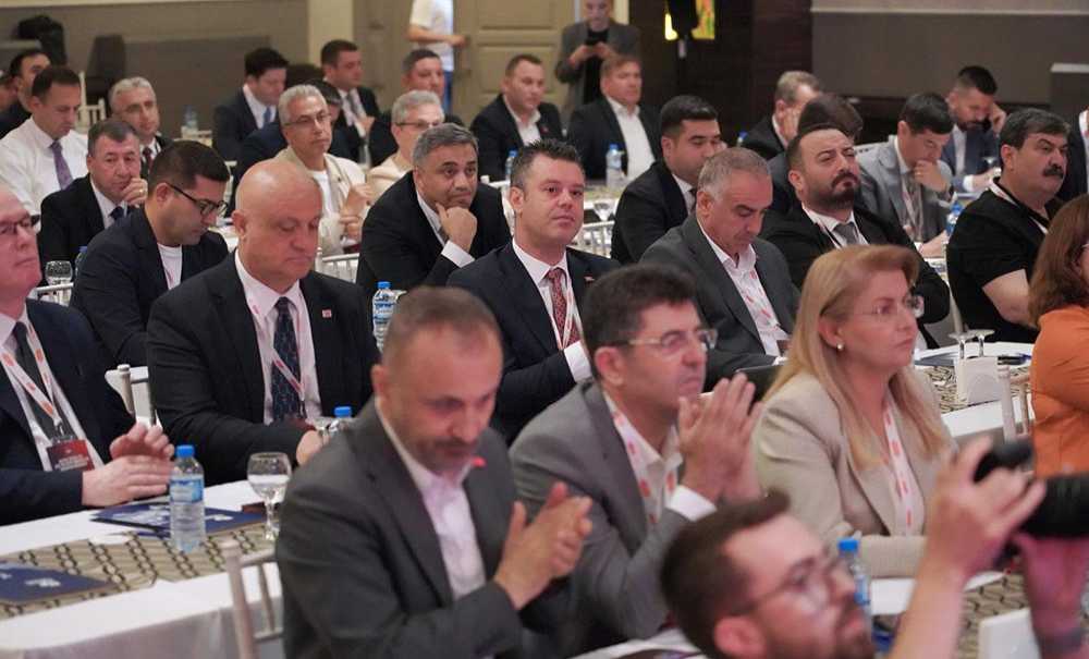 Başkan Sarıkurt, Belediye Başkanları Toplantısına Katıldı