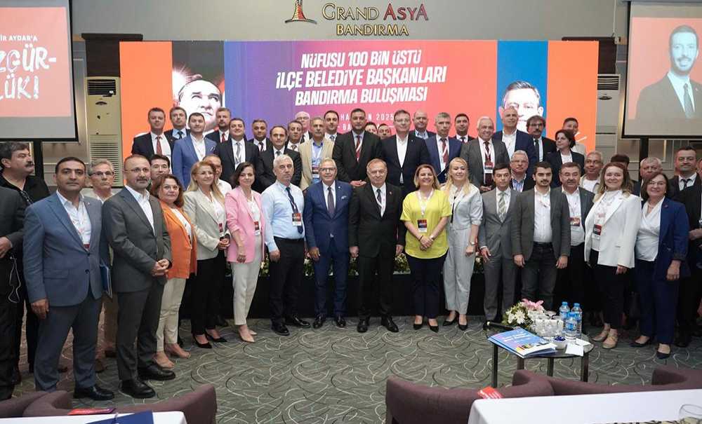 Başkan Sarıkurt, Belediye Başkanları Toplantısına Katıldı