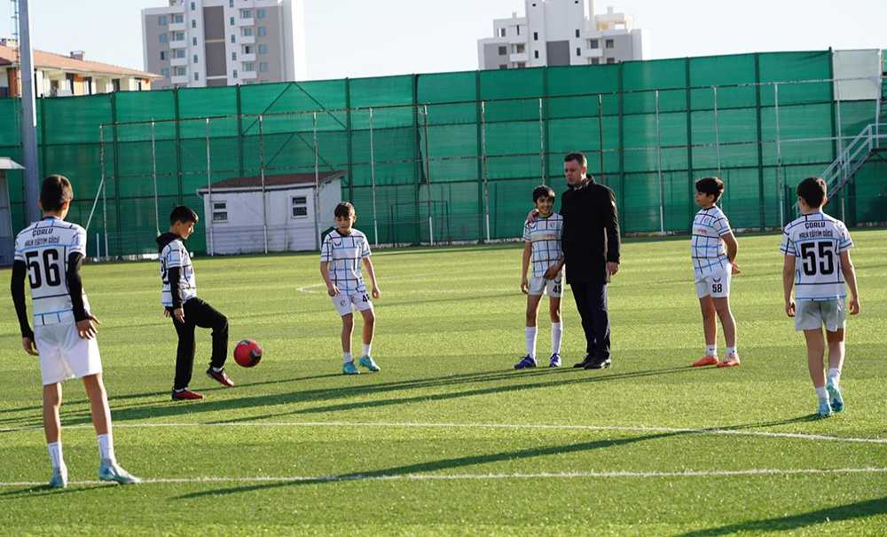 Başkan Sarıkurt Birinci Olan Çbfk'yı Ziyaret Etti