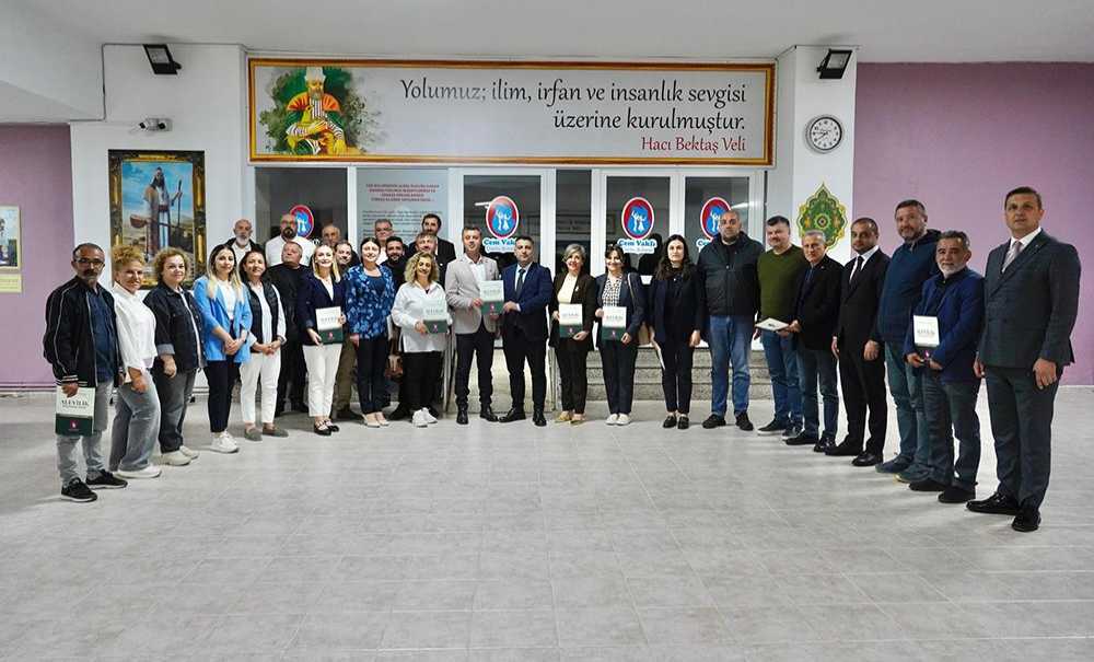 Başkan Sarıkurt Cem Evini Ziyaret Etti