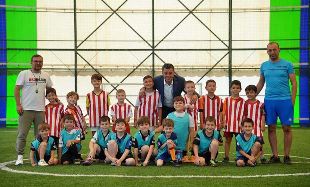 Başkan Sarıkurt, Futbol Kursunu Ziyaret Etti