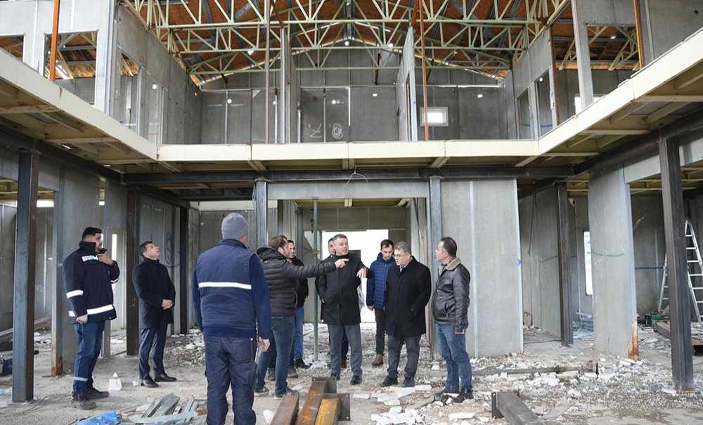 Başkan Sarıkurt, Hem Projeleri Hem De Müjdeleri Sıraladı