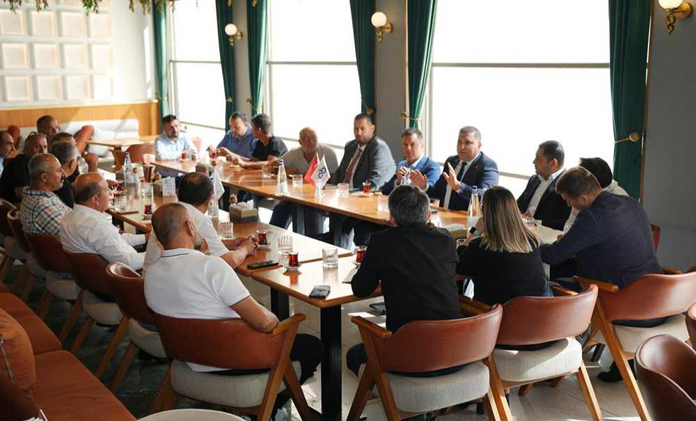 Başkan Sarıkurt, M Plakalı Şoför Esnafıyla Bir Araya Geldi