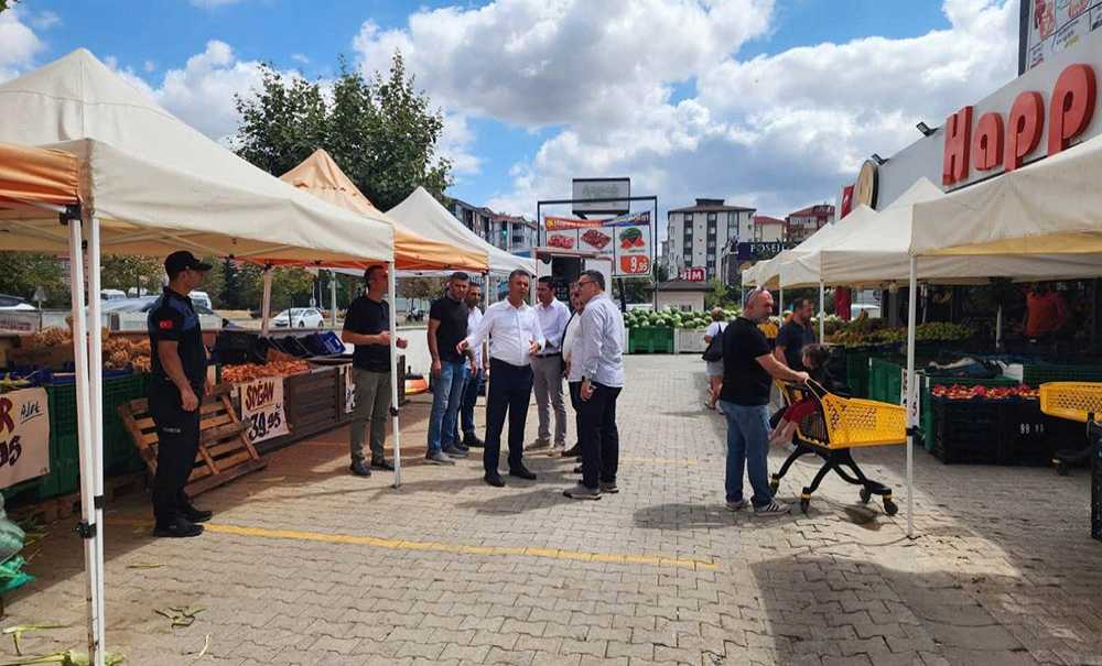 Başkan Sarıkurt Marketleri İnceledi