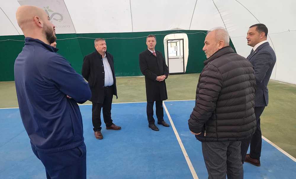 Başkan Sarıkurt Spor Tesislerini İnceledi