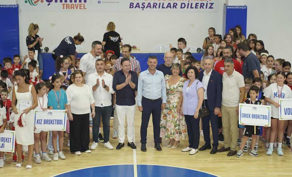 Başkan Sarıkurt, Yaz Spor Okulları Kapanış Törenine Katıldı