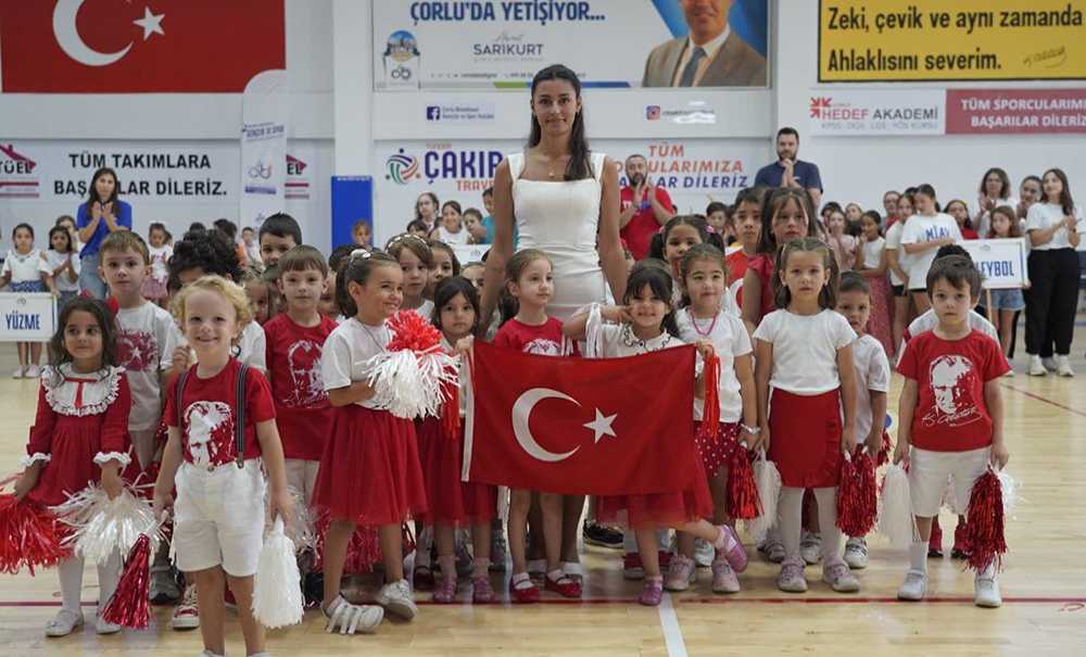 Başkan Sarıkurt, Yaz Spor Okulları Kapanış Törenine Katıldı