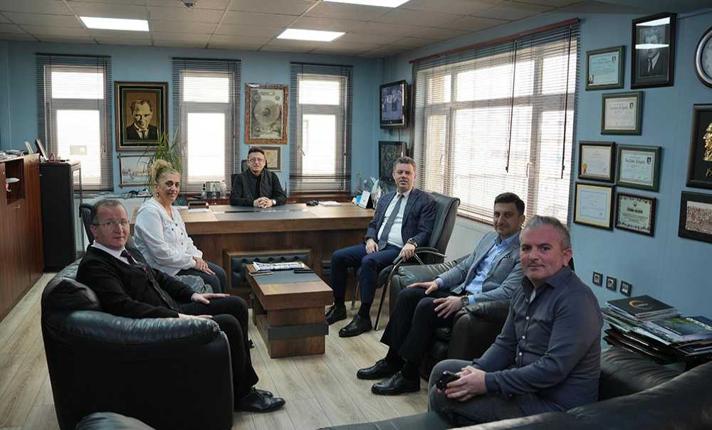 Başkan Sarıkurt'tan Gazetemize Ziyaret