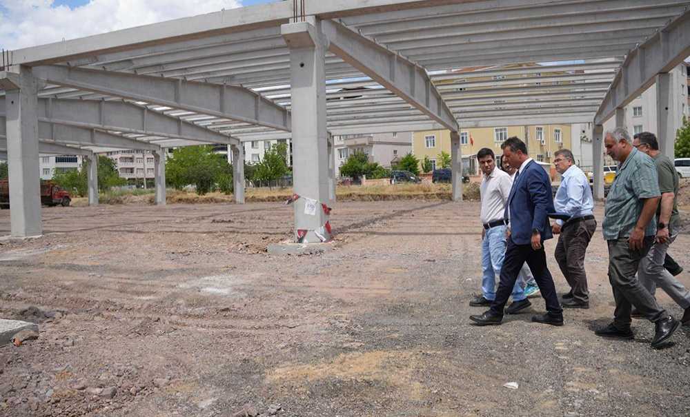 Başkan Sarıkurt'tan Pazartesi Pazarı İncelemesi
