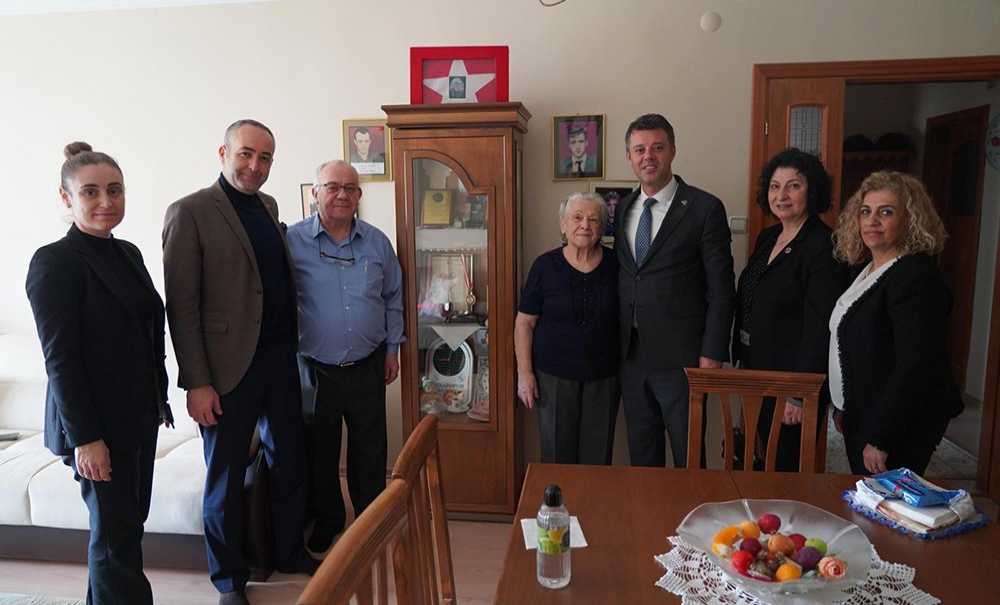 Başkan Sarıkurt'tan Şehit Aileleri Ve Gazilere Ziyaret