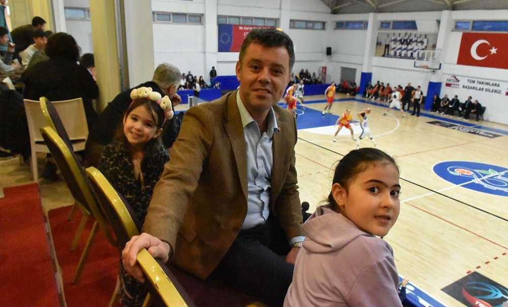 Başkan Sarıkurt'tan Spora Ve Sporcuya Tam Destek